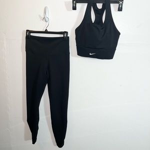 Women’s Nike Sports Bra & Leggings Bundle Set - Size Medium